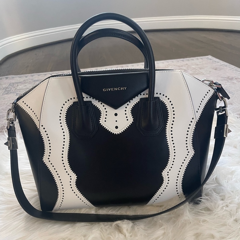 NWT Givenchy Antigonia